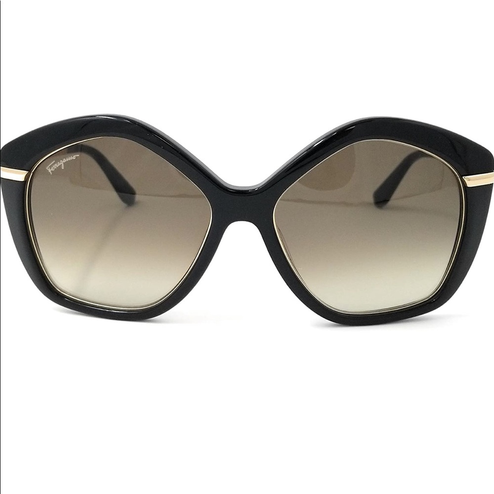 Ferragamo SF723S sunglasses in black